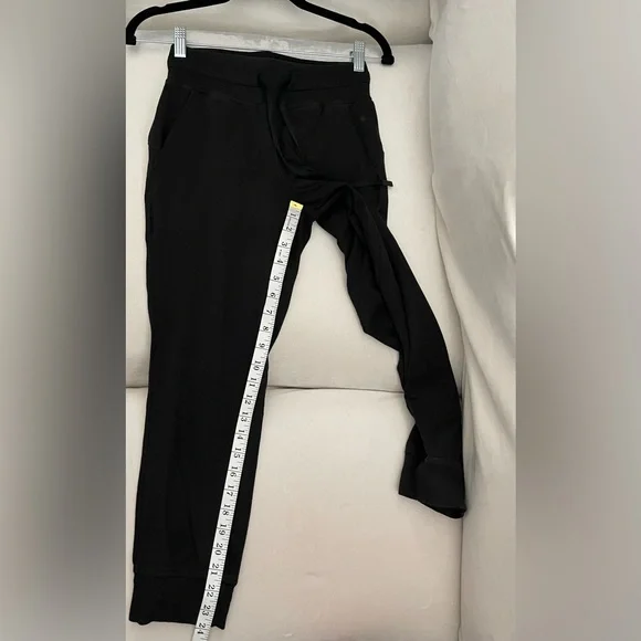Lululemon Ready To Rulu Jogger Crop in Black Size 2 - Picture 8 of 13